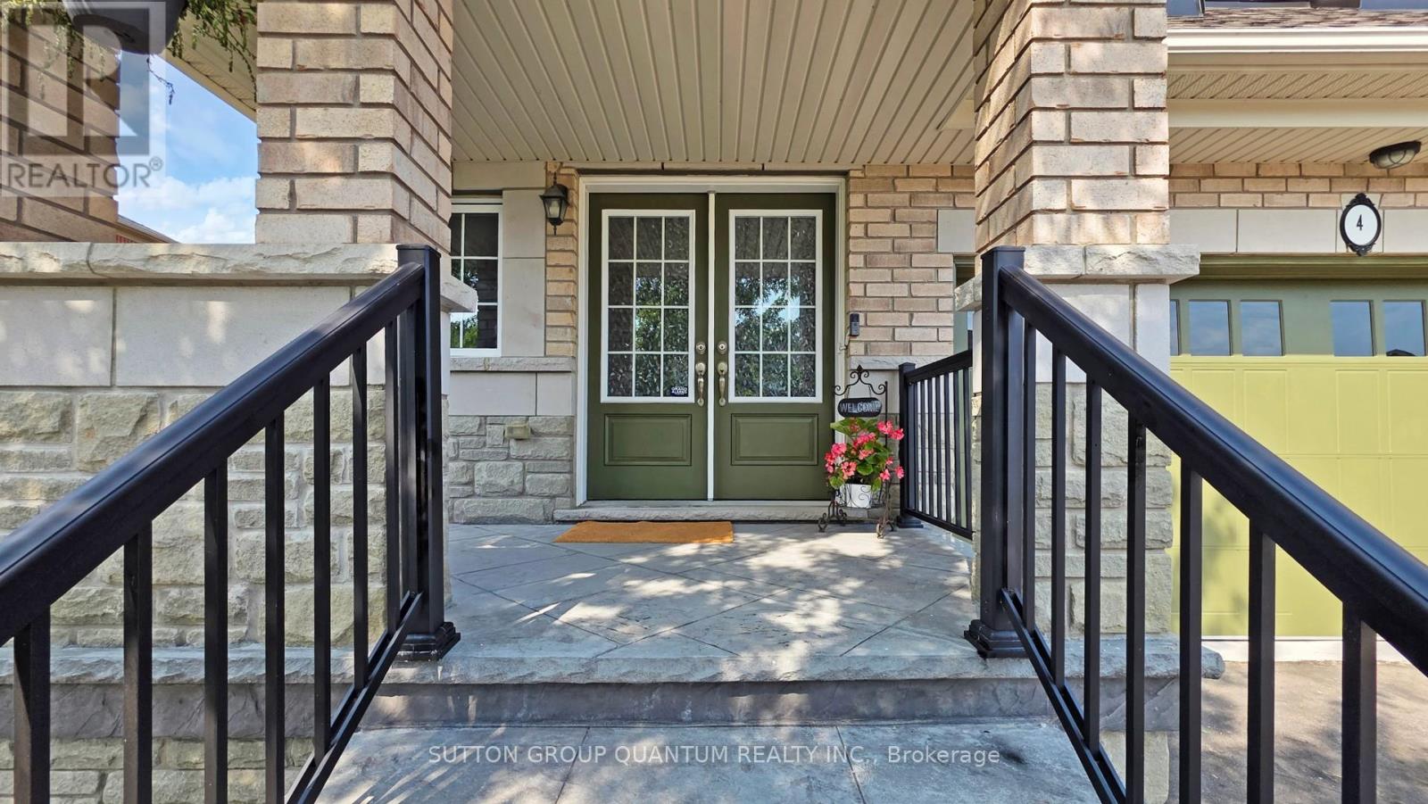 4 Brethby Street, Caledon, Ontario  L7C 3W2 - Photo 3 - W12417021