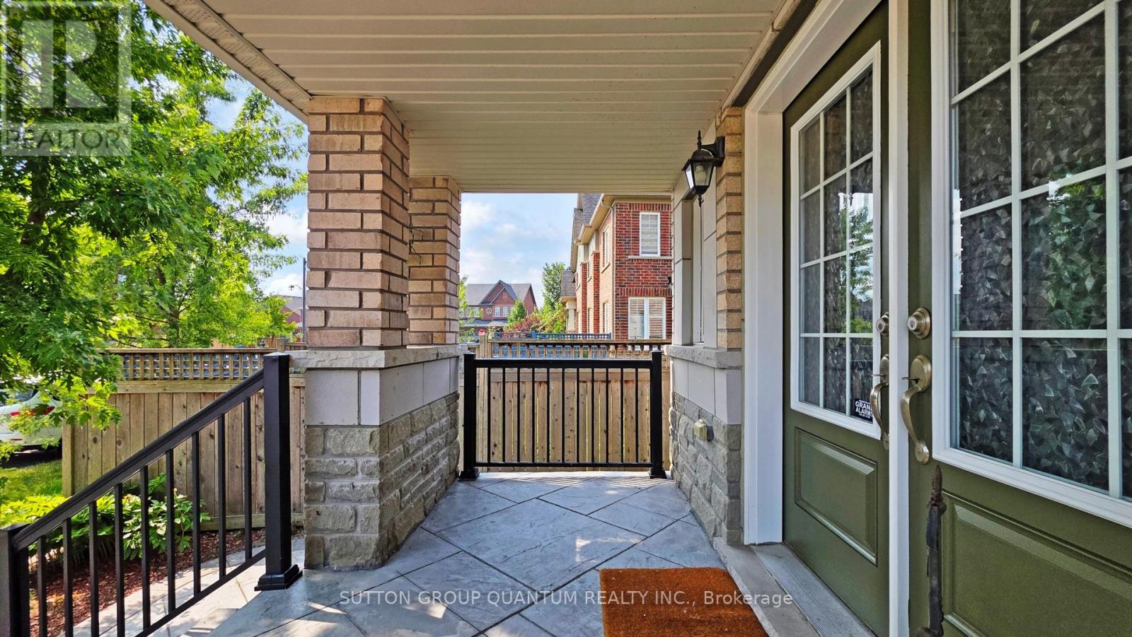 4 Brethby Street, Caledon, Ontario  L7C 3W2 - Photo 4 - W12417021