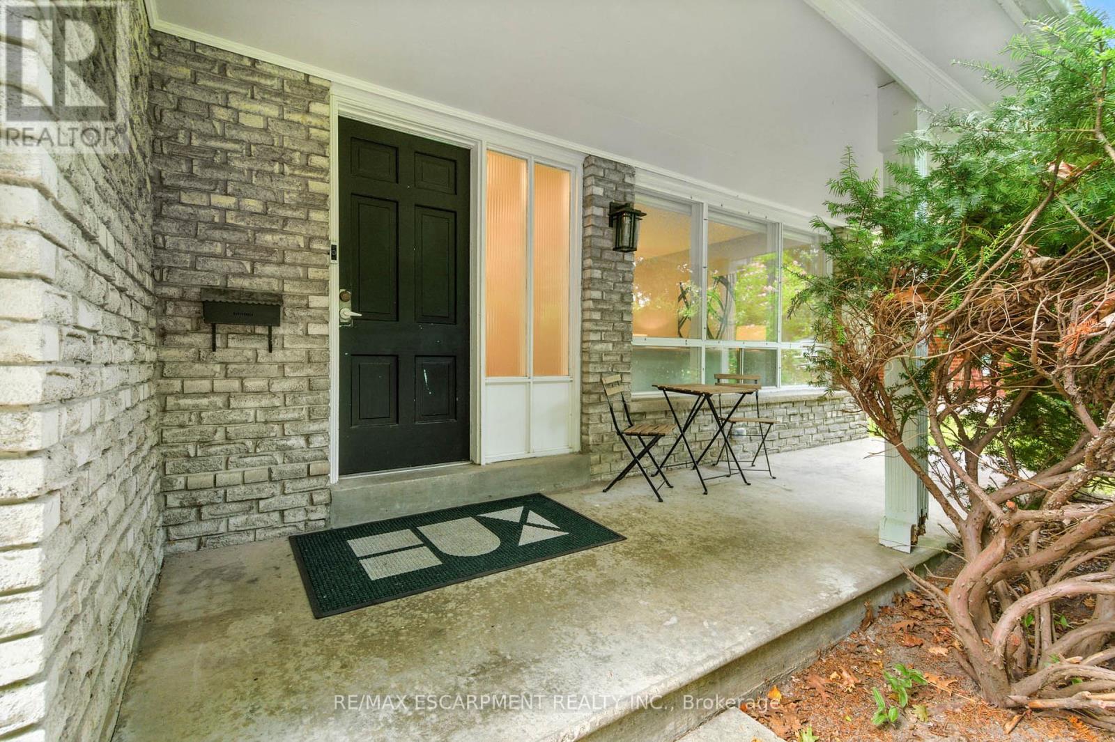 1245 Bramblewood Lane, Mississauga, Ontario  L5H 1L9 - Photo 2 - W12417027