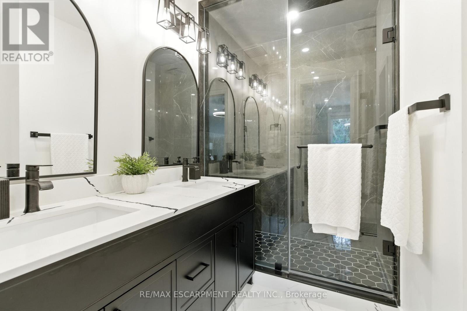 1245 Bramblewood Lane, Mississauga, Ontario  L5H 1L9 - Photo 29 - W12417027