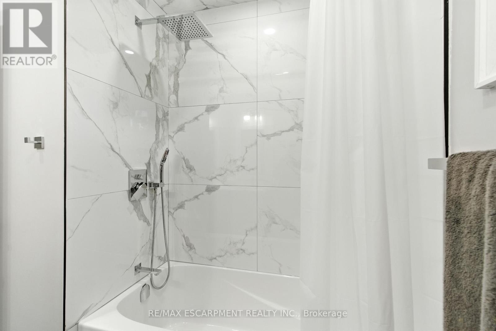 1245 Bramblewood Lane, Mississauga, Ontario  L5H 1L9 - Photo 42 - W12417027