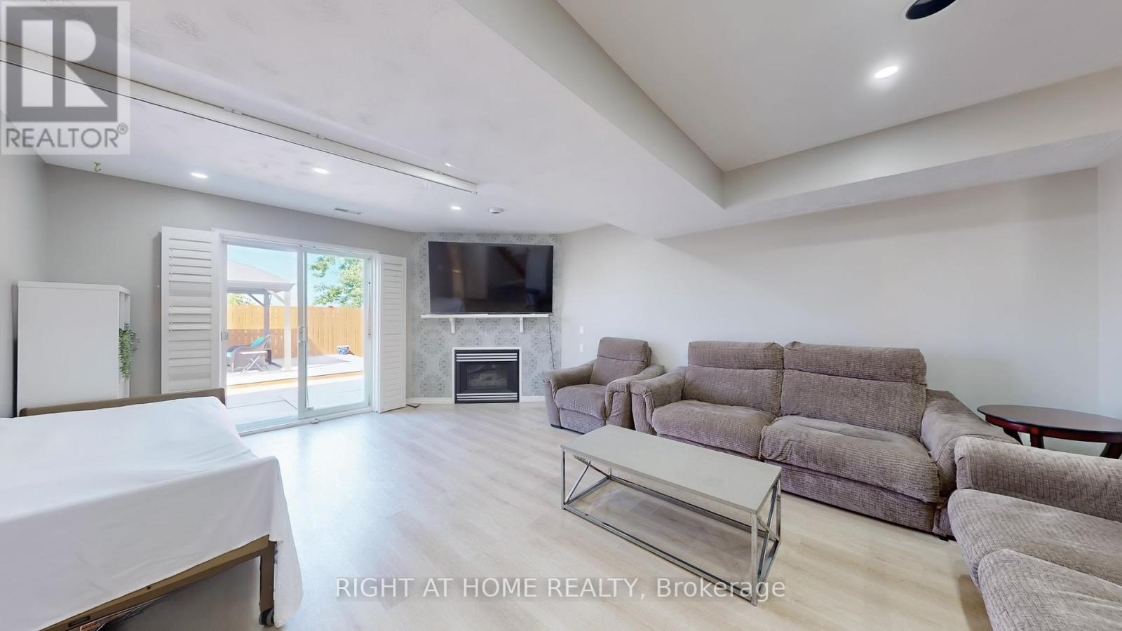 183 Alderlea Avenue, Hamilton, Ontario  L0R 1W0 - Photo 14 - X12417017