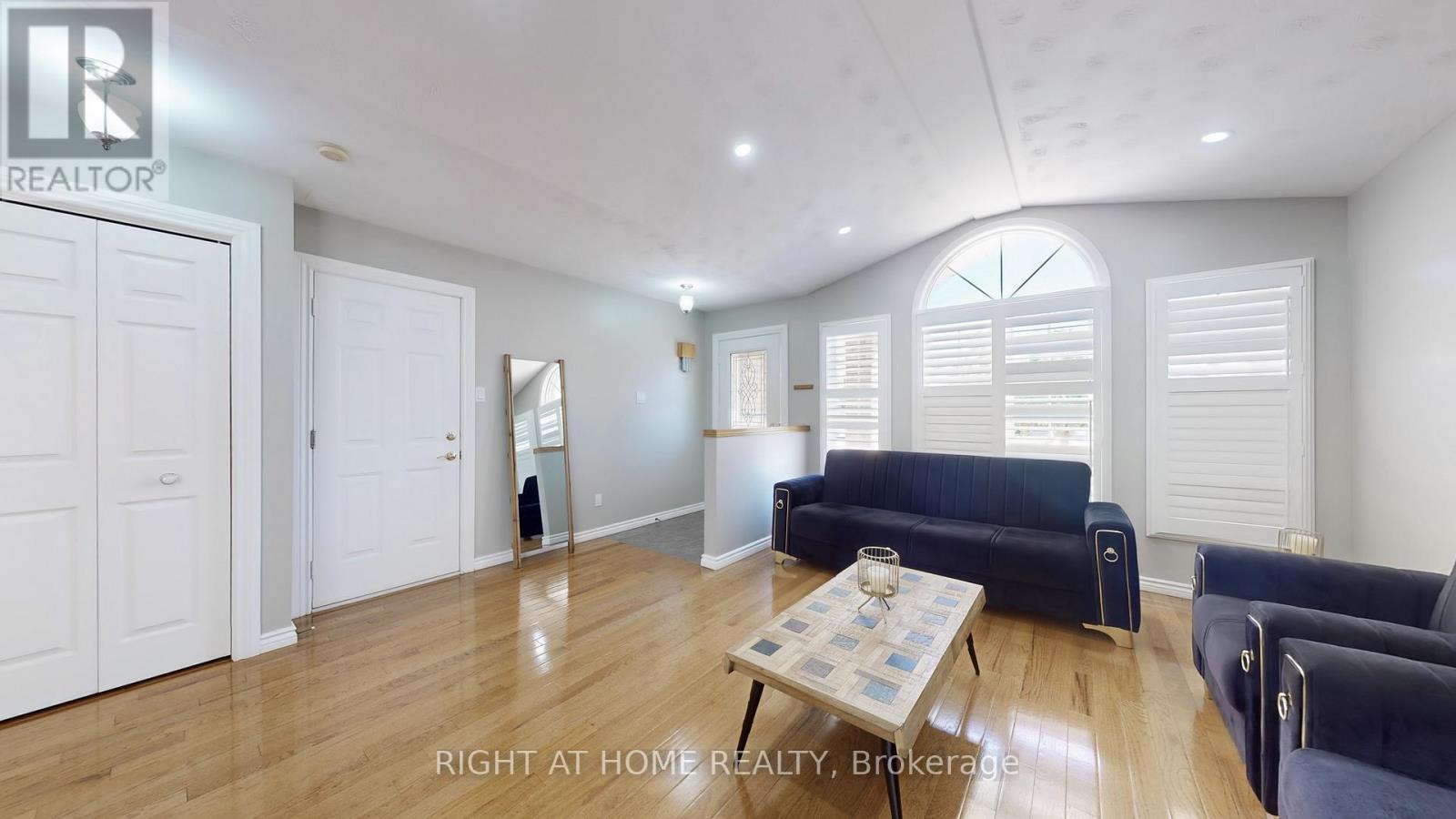 183 Alderlea Avenue, Hamilton, Ontario  L0R 1W0 - Photo 5 - X12417017