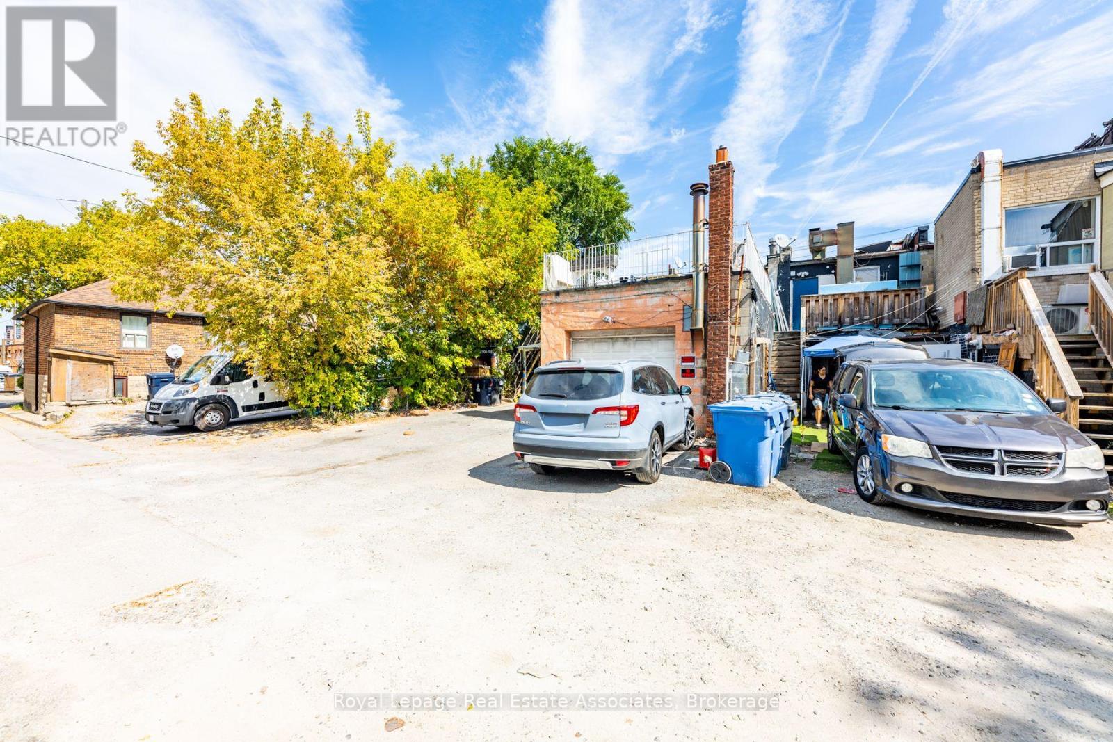 2850 Dufferin Street, Toronto, Ontario  M6B 3S3 - Photo 23 - W12297423