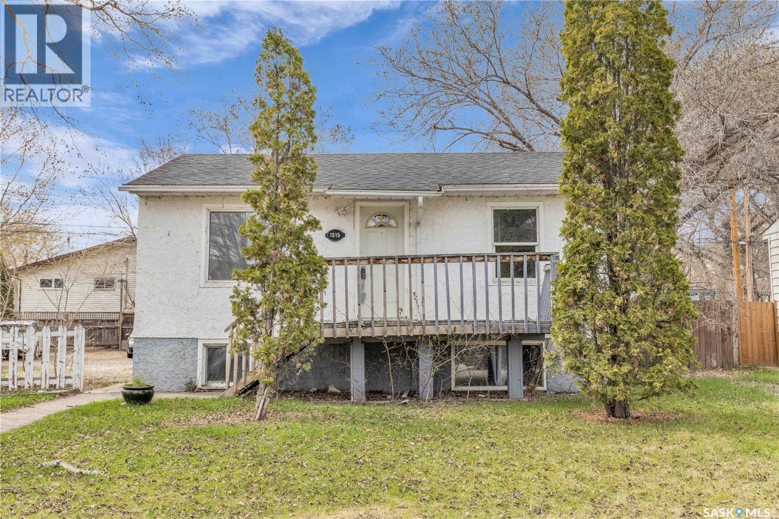 1315 Empress Avenue, Saskatoon, Saskatchewan  S7K 3G2 - Photo 4 - SK010129