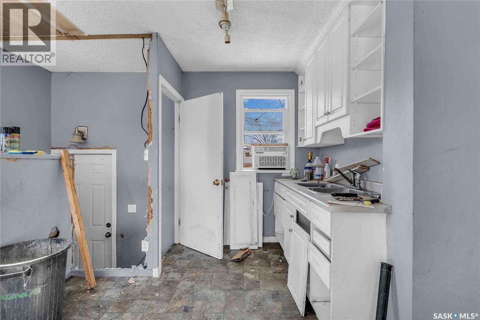 1315 Empress Avenue, Saskatoon, Saskatchewan  S7K 3G2 - Photo 7 - SK010129