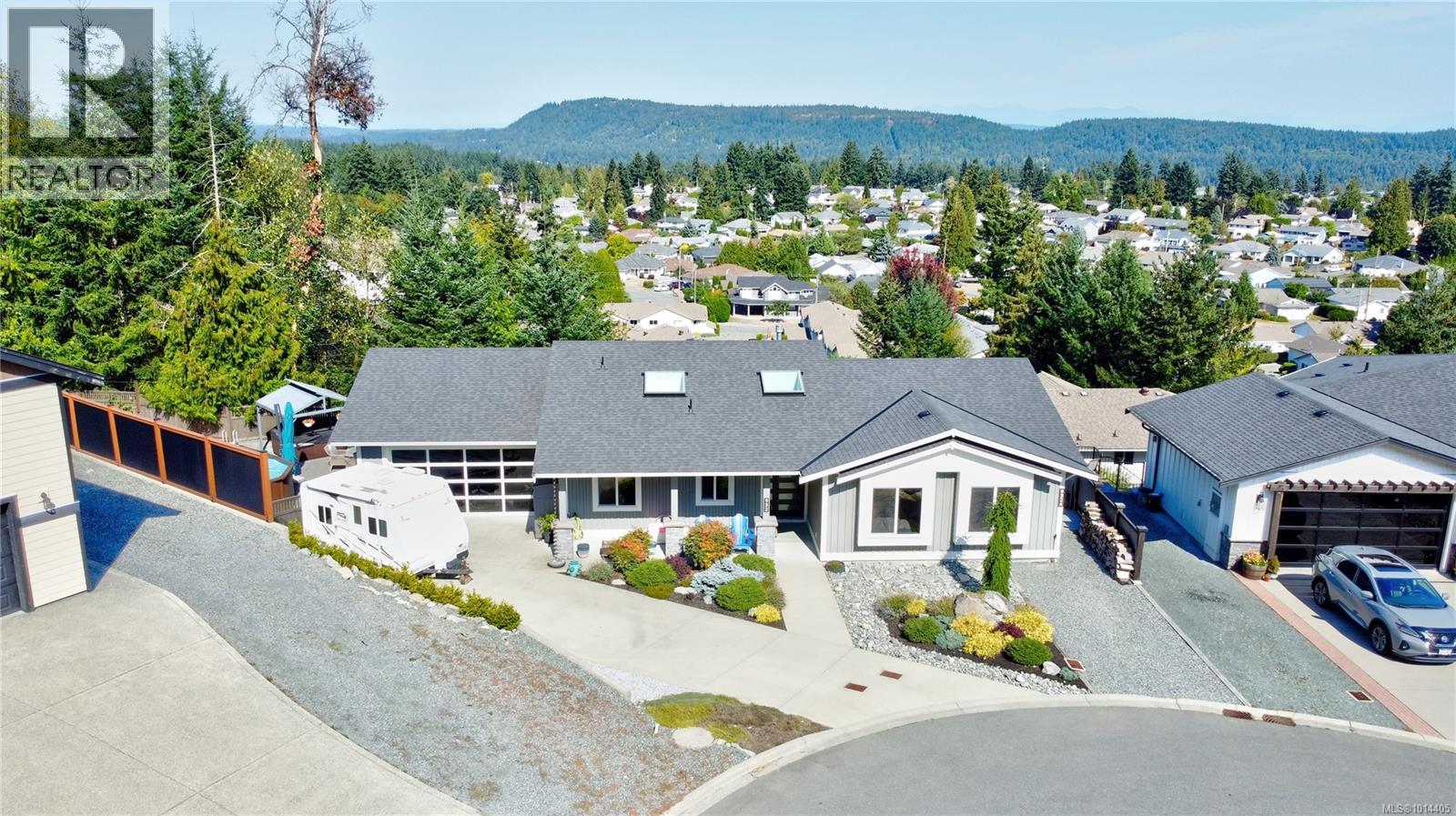 932 Hanington Rd, Ladysmith, British Columbia