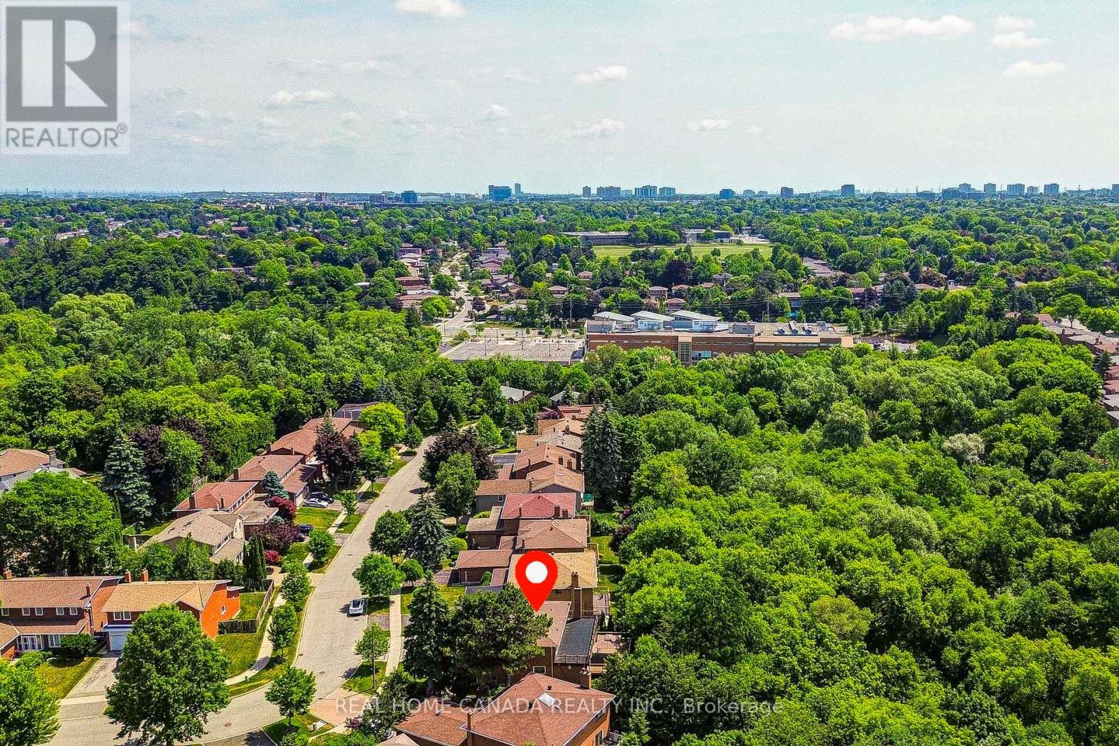 20 Saddletree Drive, Toronto, Ontario  M2H 3L3 - Photo 5 - C12417039