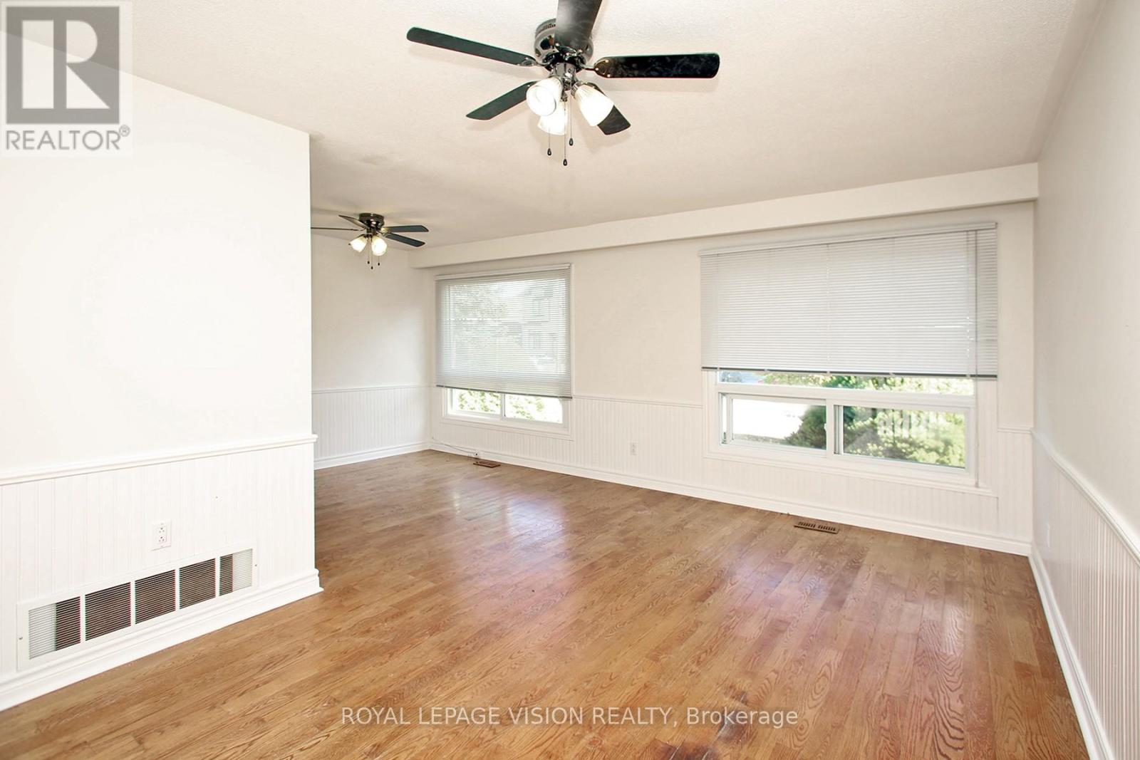 Upper - 696 Victory Drive, Pickering, Ontario  L1W 2S2 - Photo 13 - E12367369
