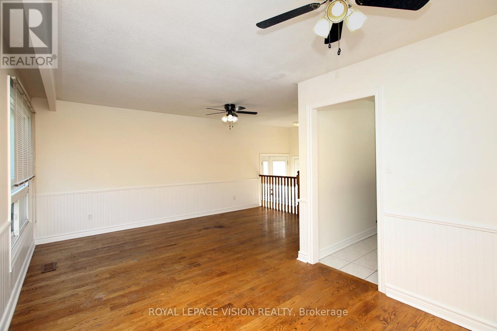Upper - 696 Victory Drive, Pickering, Ontario  L1W 2S2 - Photo 7 - E12367369