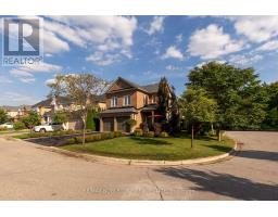 25 AZTEC COURT, Richmond Hill, Ontario