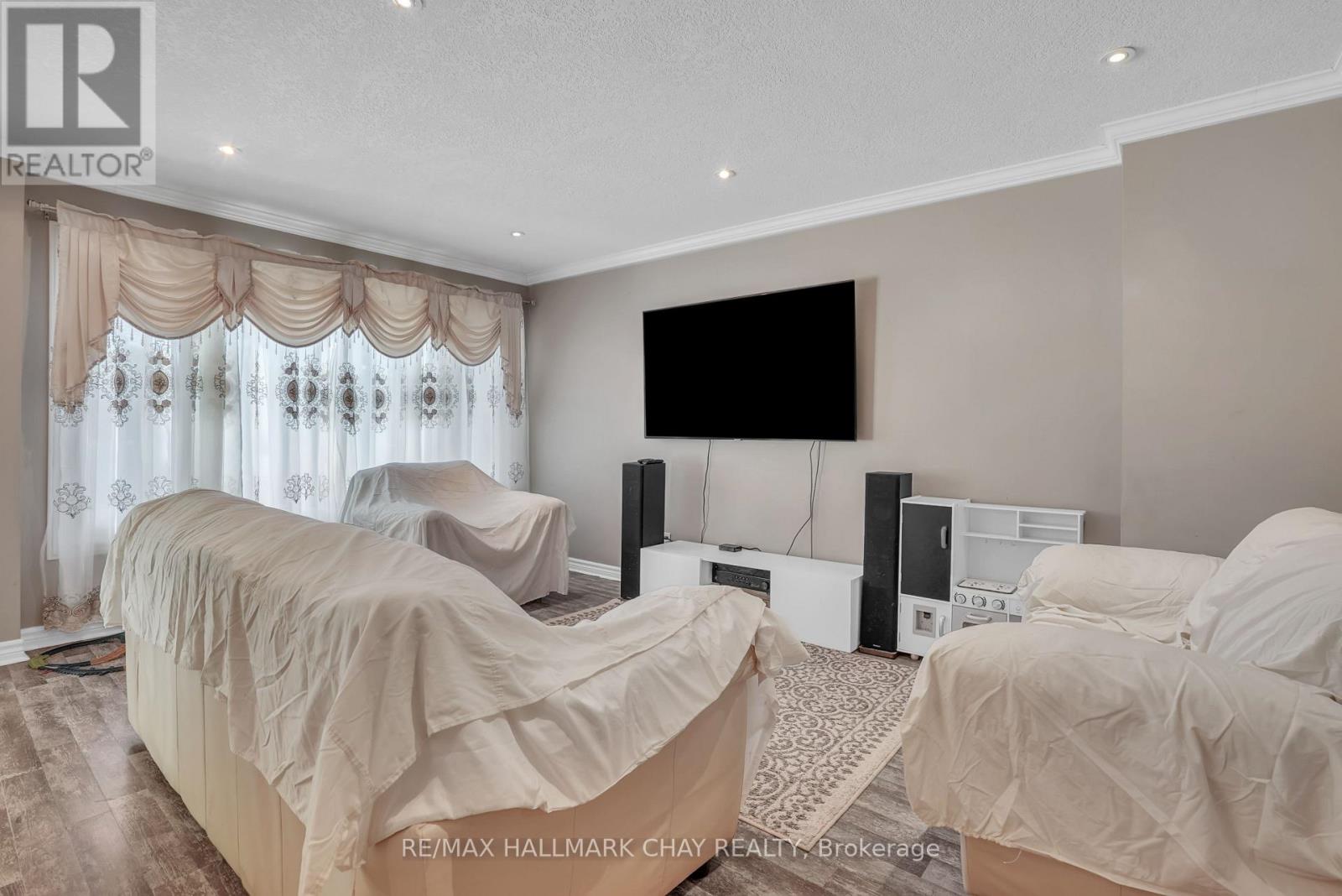 30 Rosenfeld Drive, Barrie, Ontario  L4M 5X2 - Photo 8 - S12417076