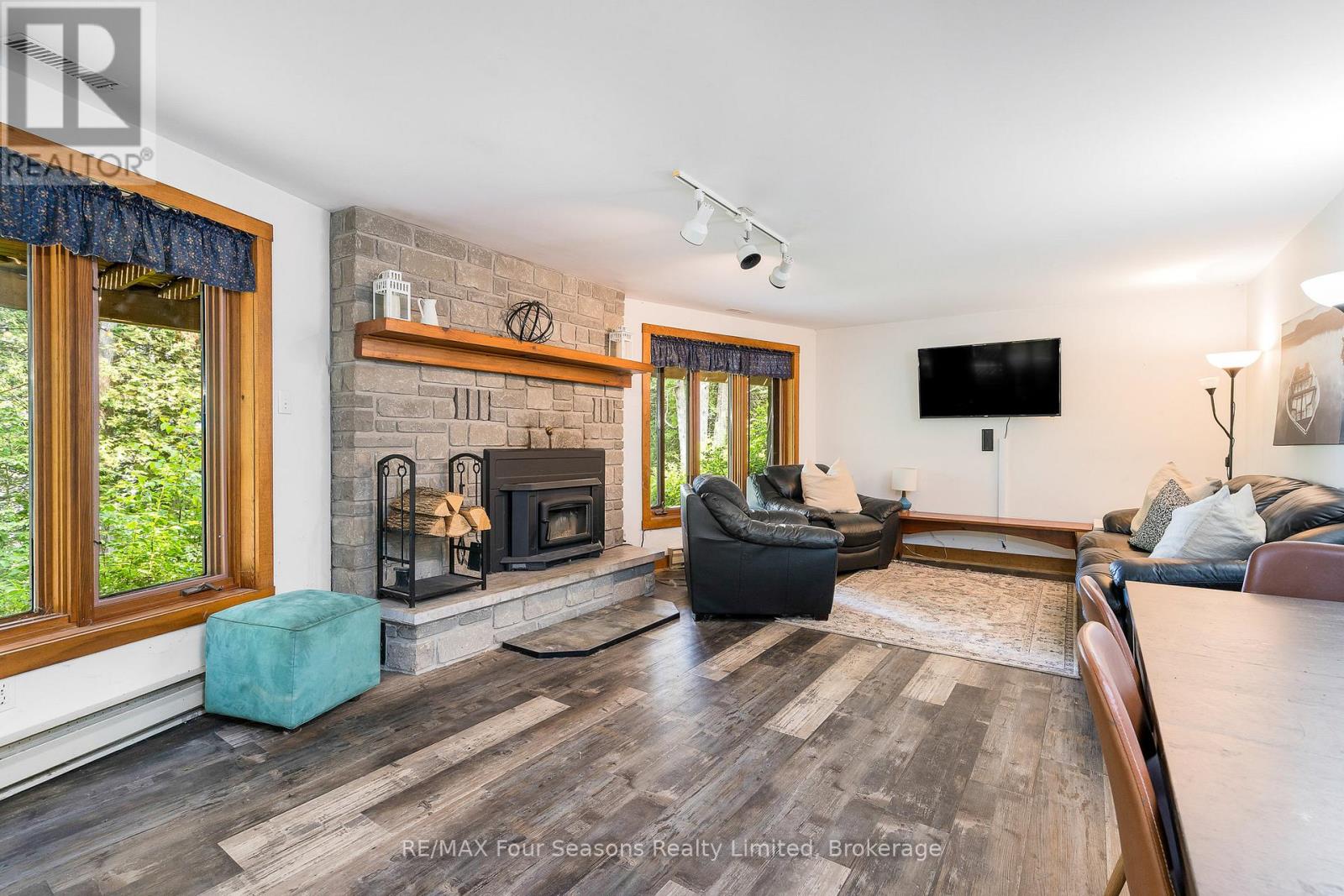 188 Highpoint Crescent, Grey Highlands, Ontario  N0C 1M0 - Photo 24 - X12417092