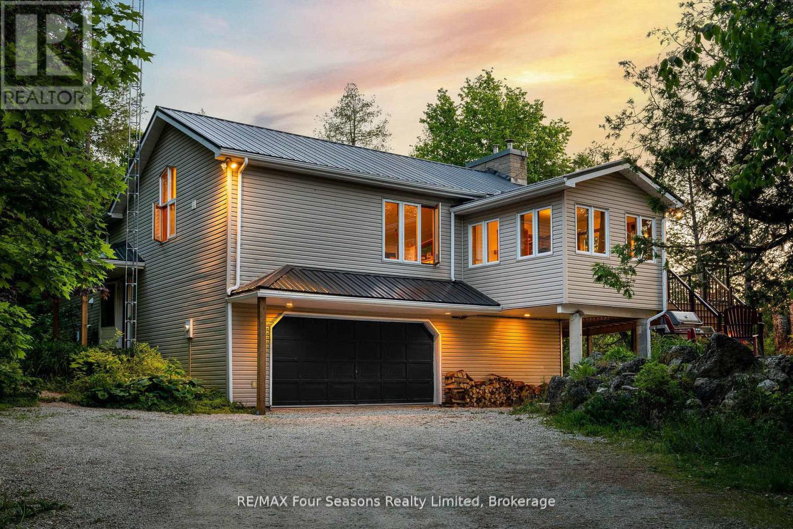 188 Highpoint Crescent, Grey Highlands, Ontario  N0C 1M0 - Photo 9 - X12417092