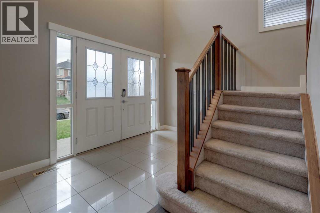 162 Sherwood Hill Nw, Calgary, Alberta  T3R 1P7 - Photo 3 - A2237445