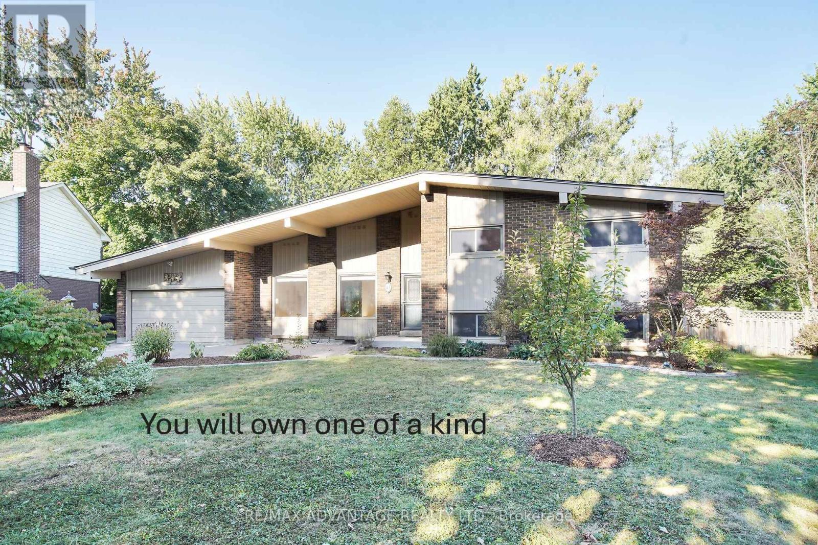 41 Queen Anne Circle, London North, Ontario  N6H 4B6 - Photo 2 - X12417087