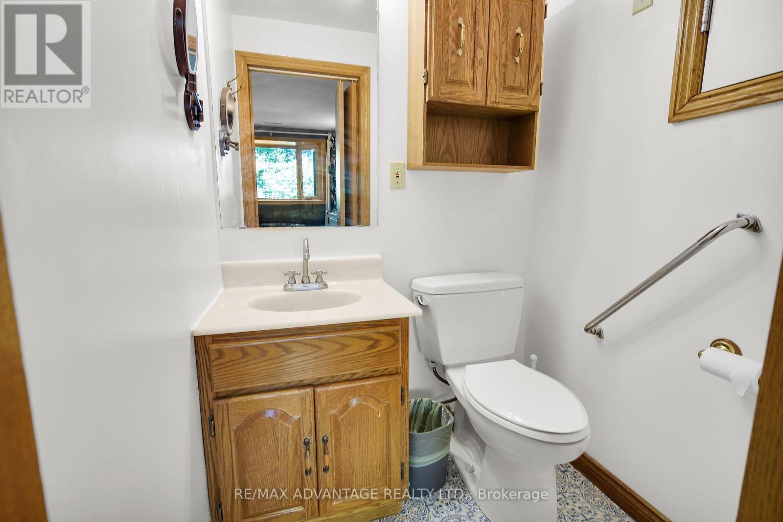 41 Queen Anne Circle, London North, Ontario  N6H 4B6 - Photo 20 - X12417087