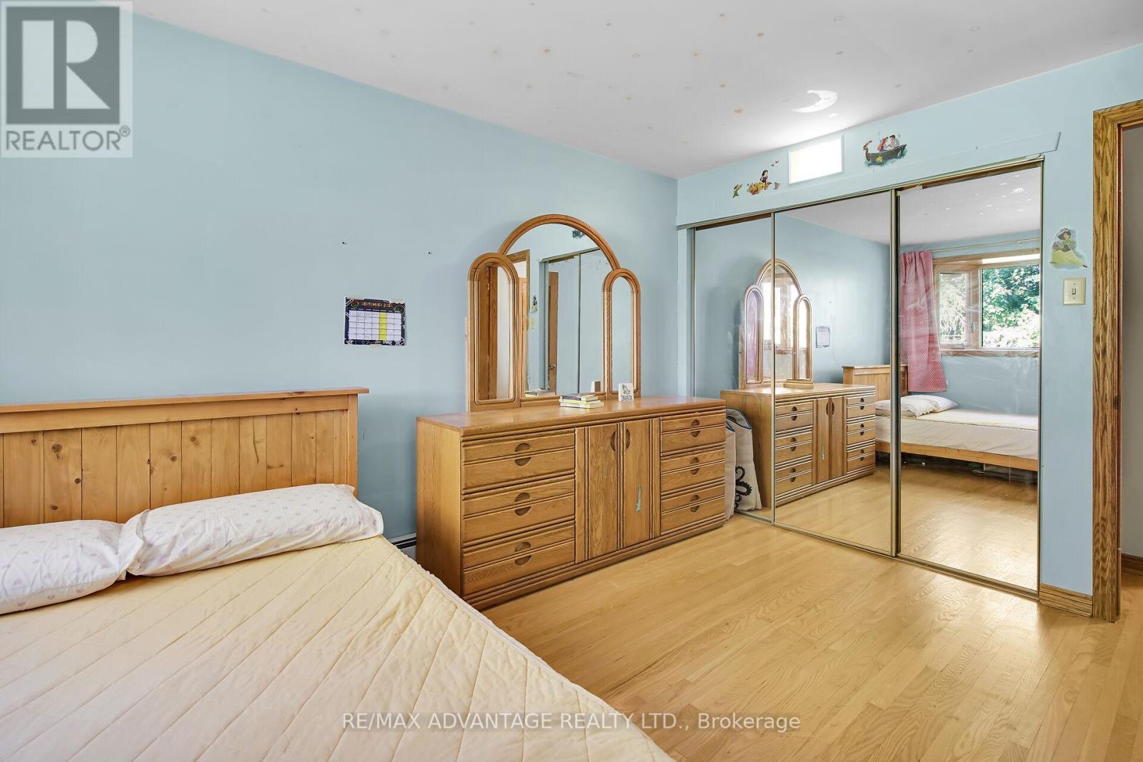 41 Queen Anne Circle, London North, Ontario  N6H 4B6 - Photo 25 - X12417087