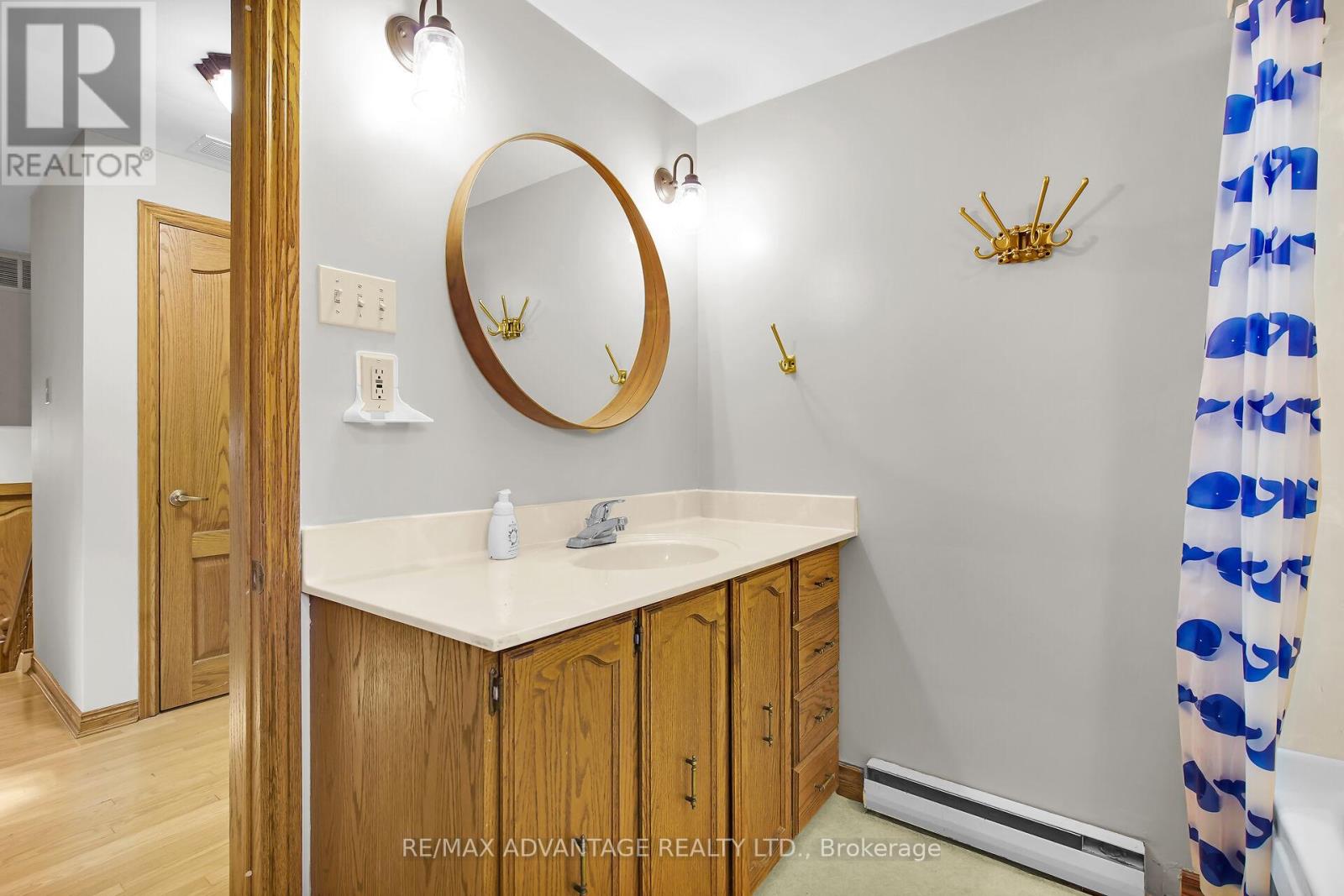 41 Queen Anne Circle, London North, Ontario  N6H 4B6 - Photo 27 - X12417087