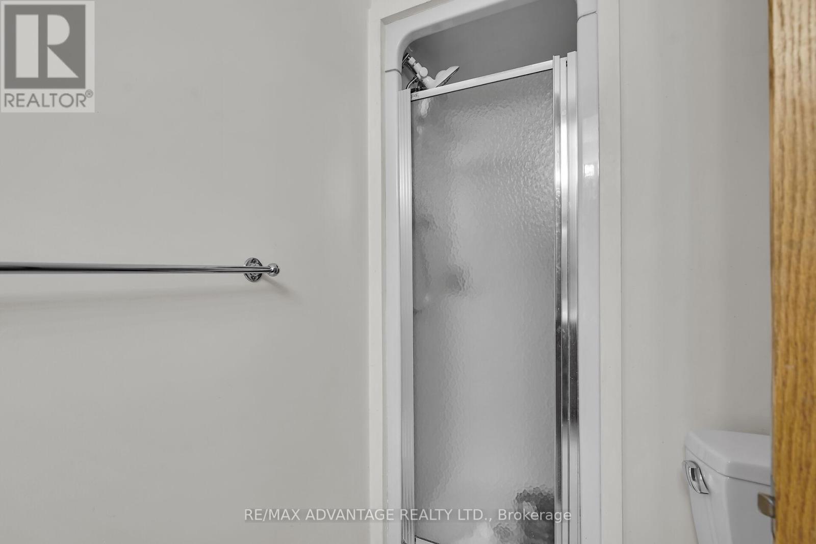 41 Queen Anne Circle, London North, Ontario  N6H 4B6 - Photo 36 - X12417087
