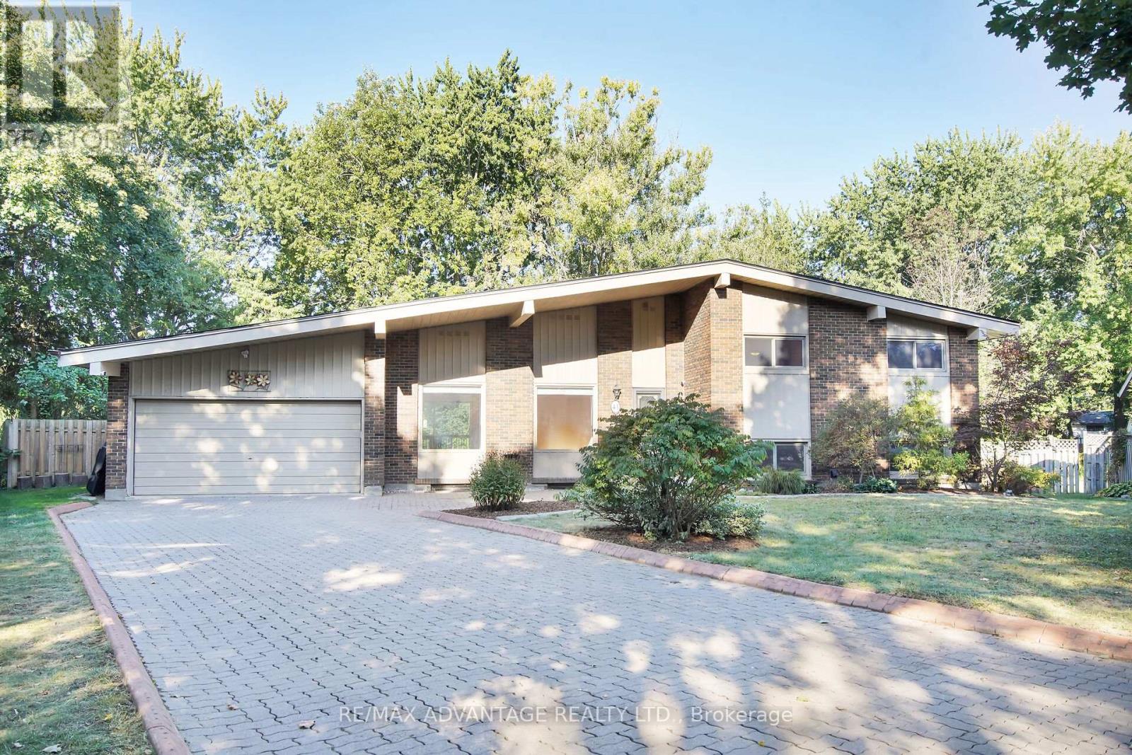 41 Queen Anne Circle, London North, Ontario  N6H 4B6 - Photo 4 - X12417087