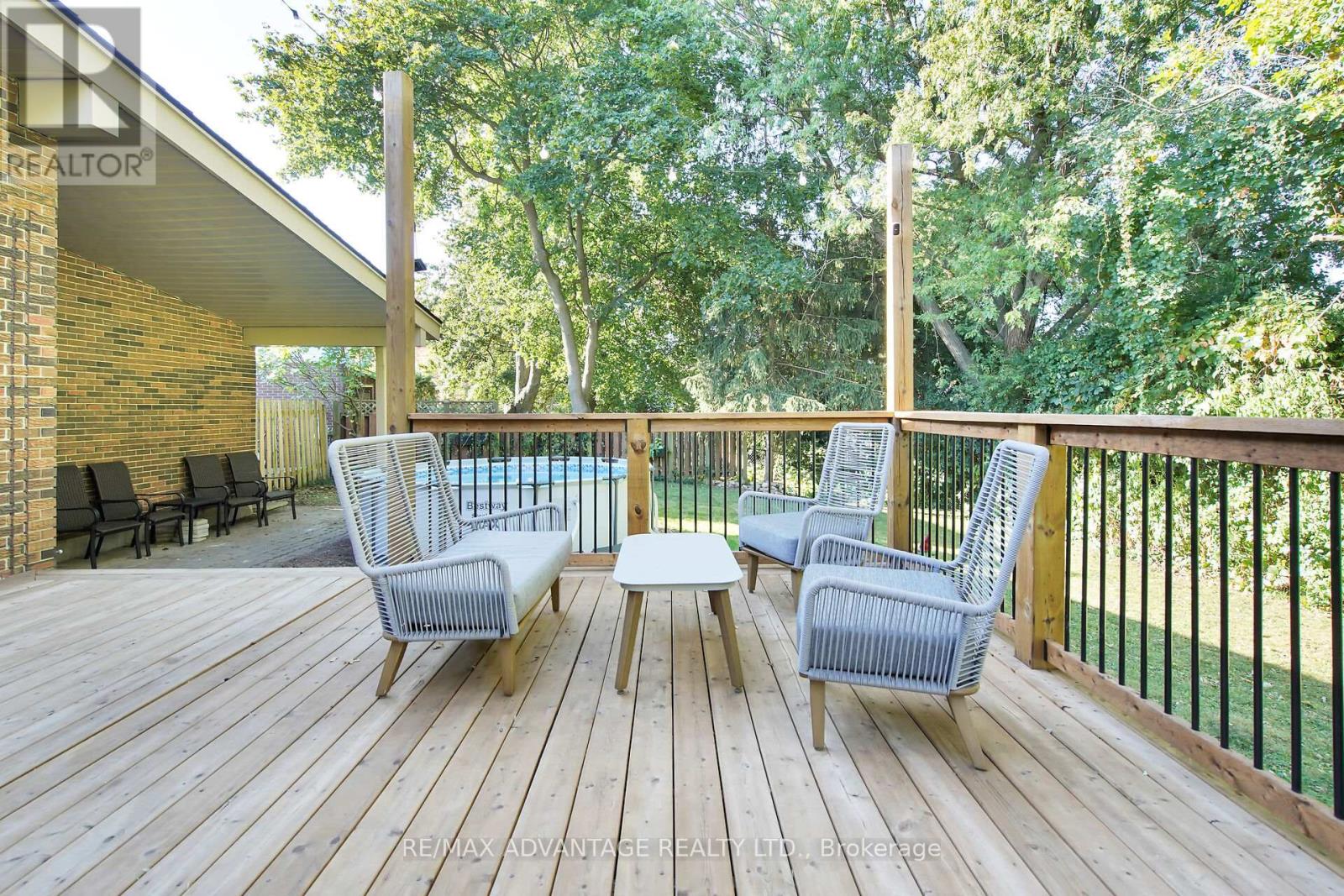 41 Queen Anne Circle, London North, Ontario  N6H 4B6 - Photo 42 - X12417087