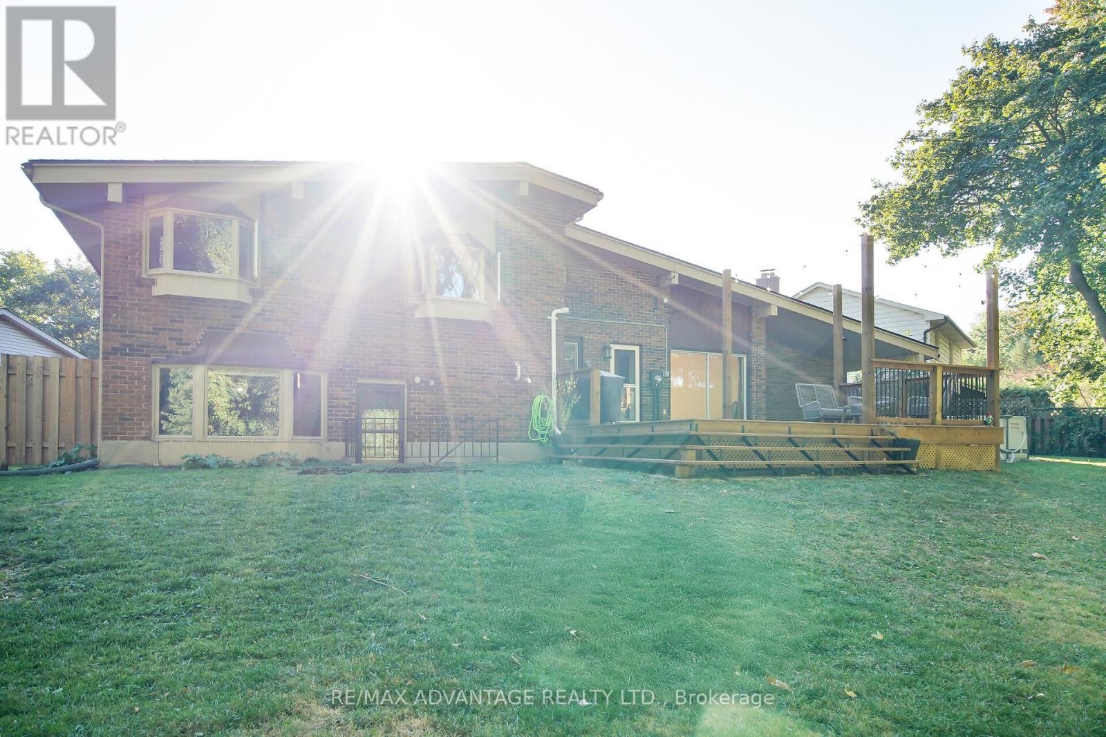 41 Queen Anne Circle, London North, Ontario  N6H 4B6 - Photo 46 - X12417087