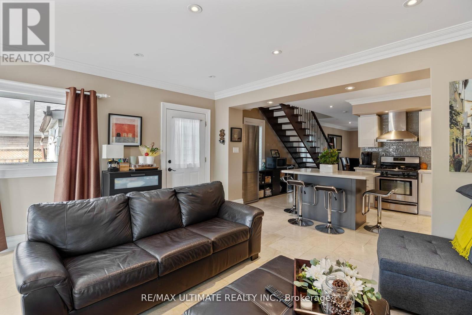 23 Seneca Avenue, Toronto, Ontario  M5J 2A4 - Photo 17 - W12417046