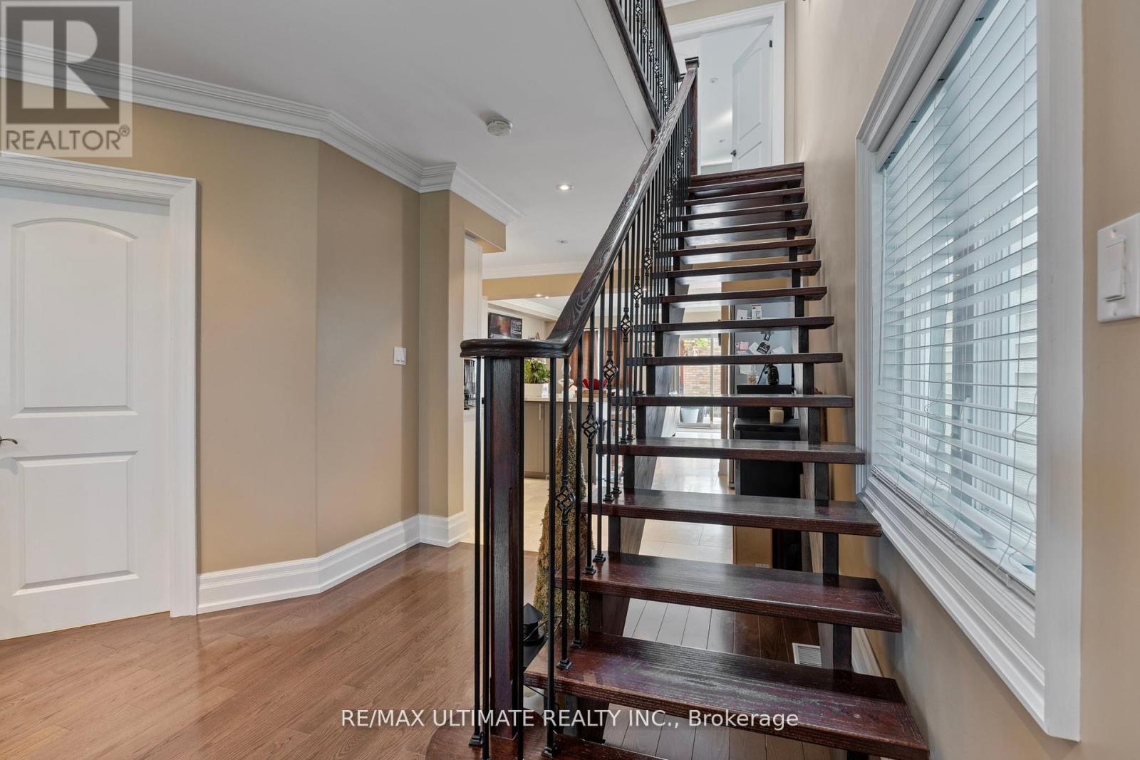 23 Seneca Avenue, Toronto, Ontario  M5J 2A4 - Photo 19 - W12417046