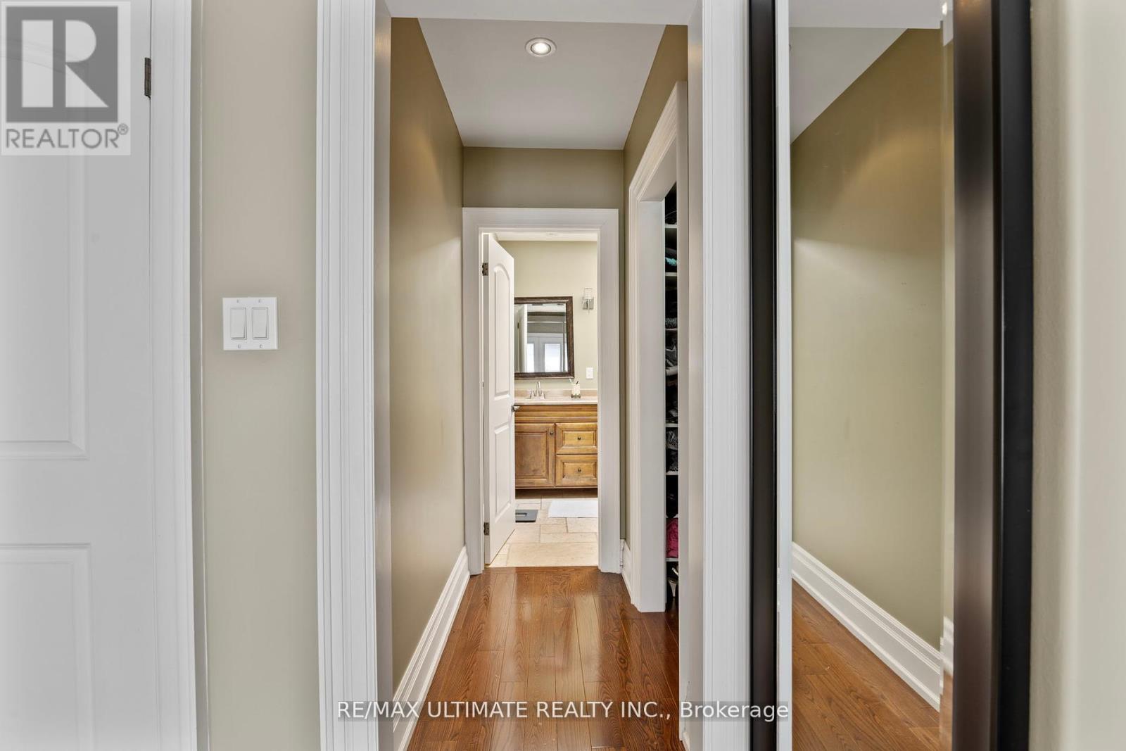 23 Seneca Avenue, Toronto, Ontario  M5J 2A4 - Photo 25 - W12417046