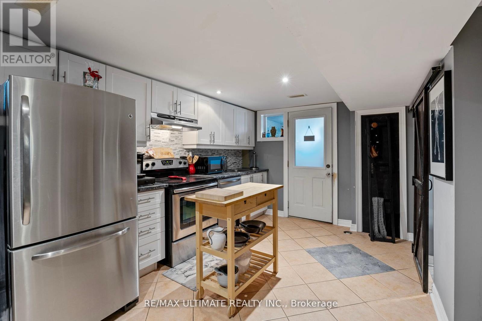23 Seneca Avenue, Toronto, Ontario  M5J 2A4 - Photo 40 - W12417046