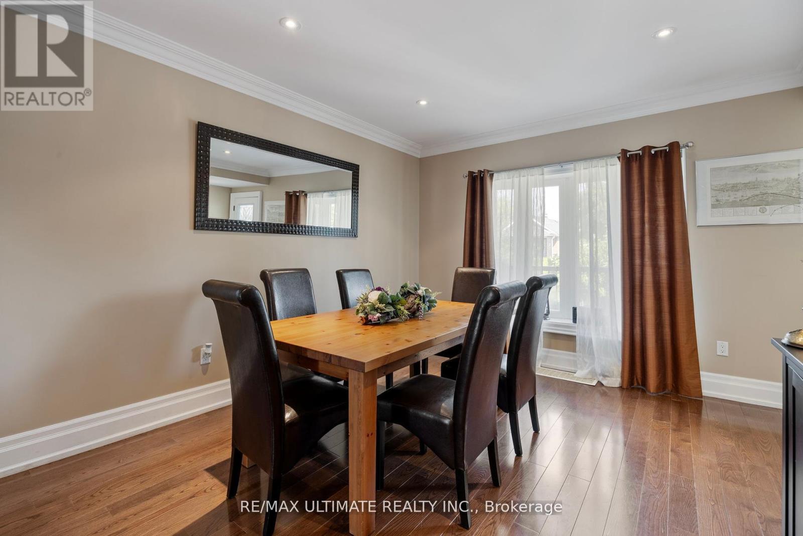 23 Seneca Avenue, Toronto, Ontario  M5J 2A4 - Photo 7 - W12417046