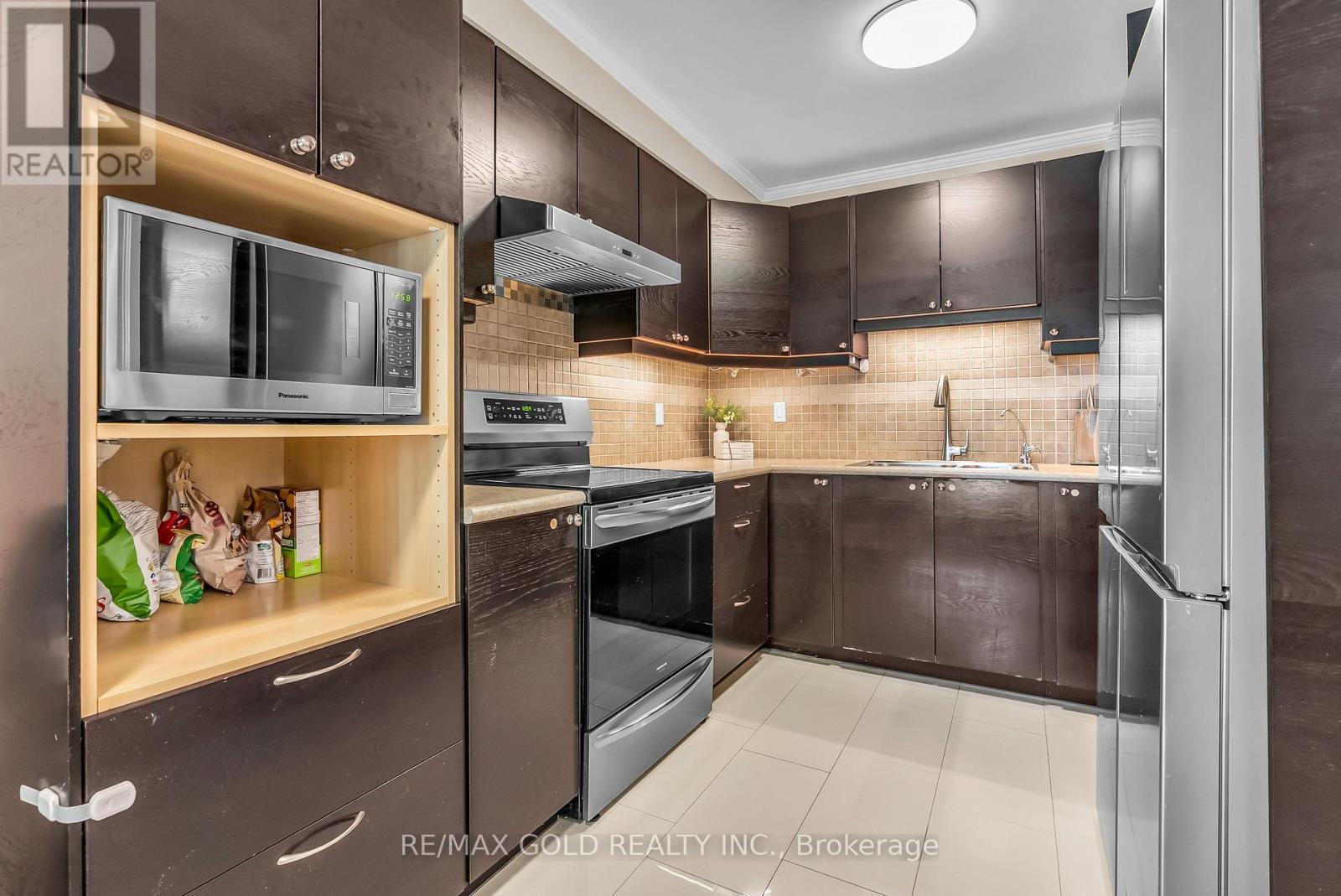 7 - 3065 Lenester Drive, Mississauga, Ontario  L5C 2B8 - Photo 11 - W12417055