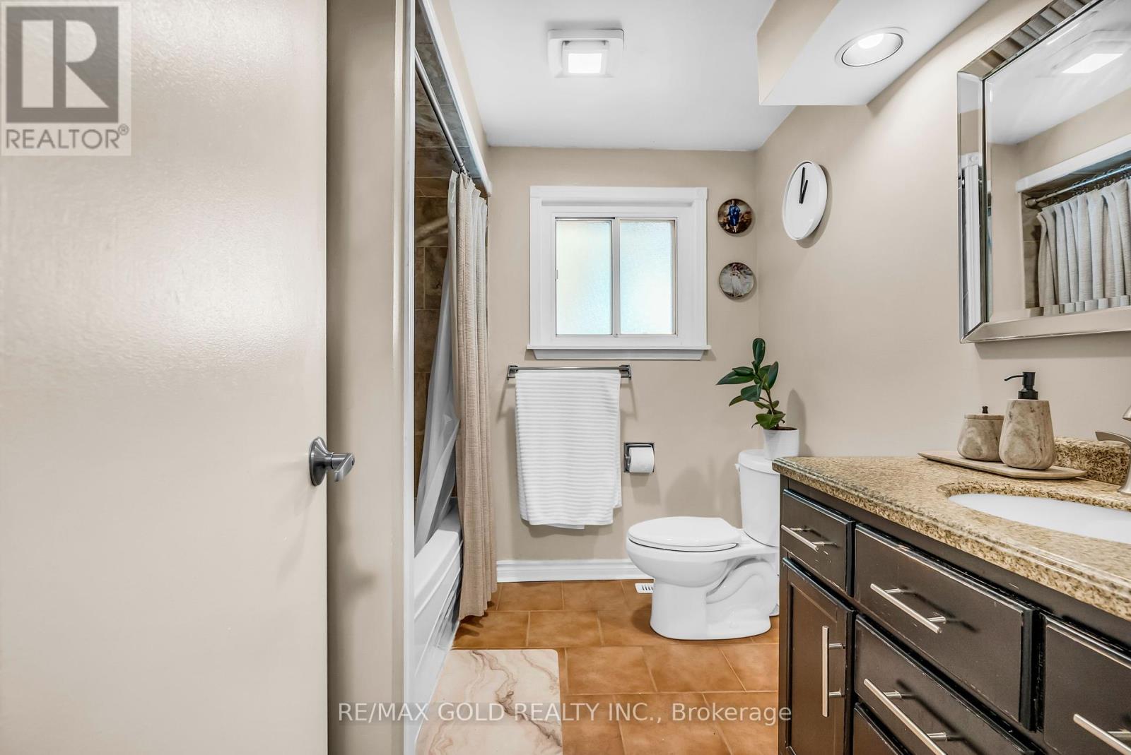7 - 3065 Lenester Drive, Mississauga, Ontario  L5C 2B8 - Photo 25 - W12417055
