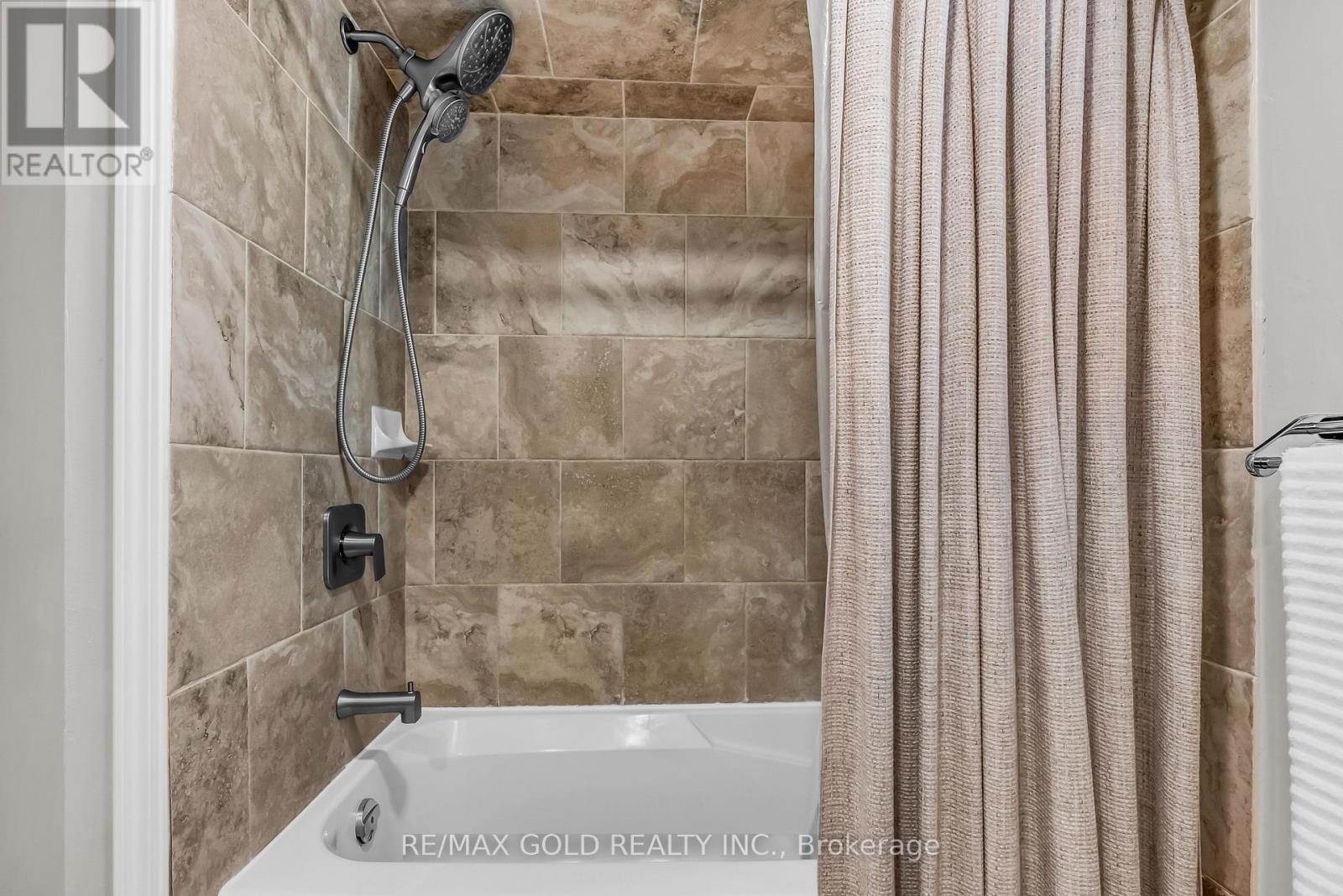 7 - 3065 Lenester Drive, Mississauga, Ontario  L5C 2B8 - Photo 27 - W12417055