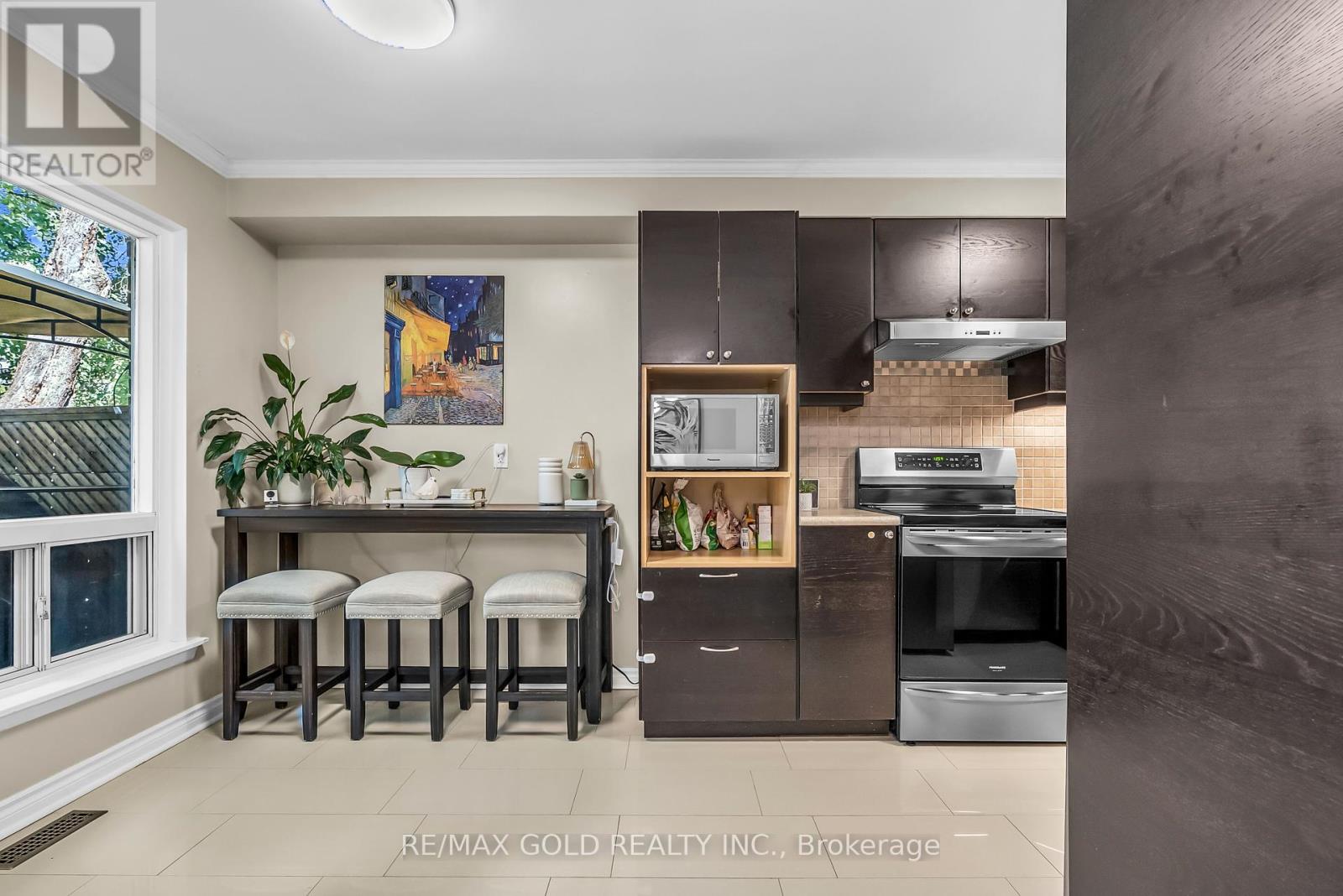 7 - 3065 Lenester Drive, Mississauga, Ontario  L5C 2B8 - Photo 8 - W12417055