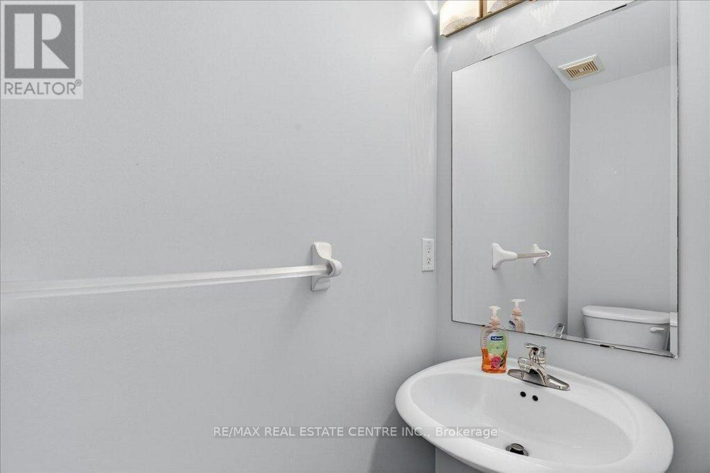 852 Bessy Trail, Milton (Co Coates), Ontario  L9T 0G8 - Photo 25 - W12417069