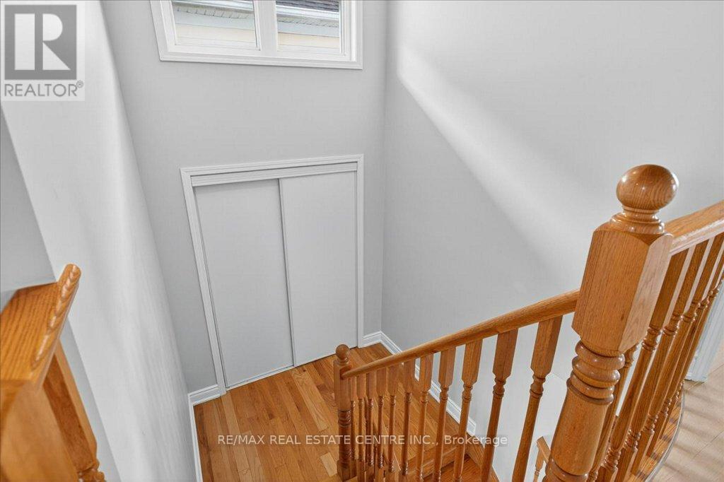 852 Bessy Trail, Milton (Co Coates), Ontario  L9T 0G8 - Photo 31 - W12417069