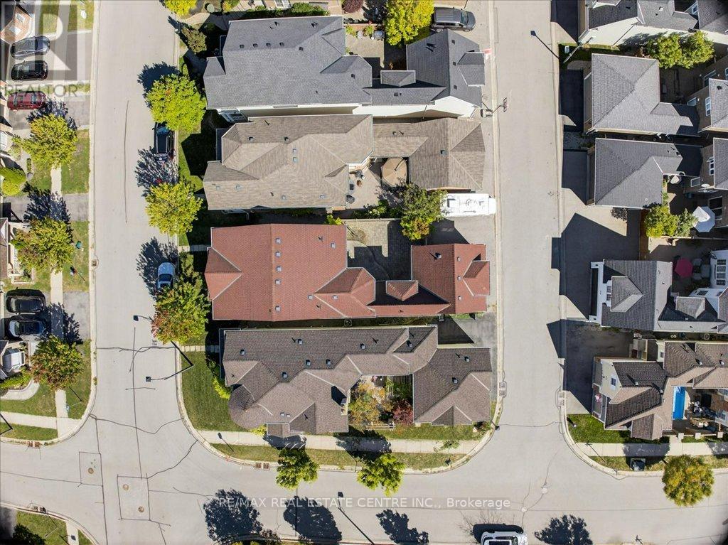 852 Bessy Trail, Milton (Co Coates), Ontario  L9T 0G8 - Photo 48 - W12417069