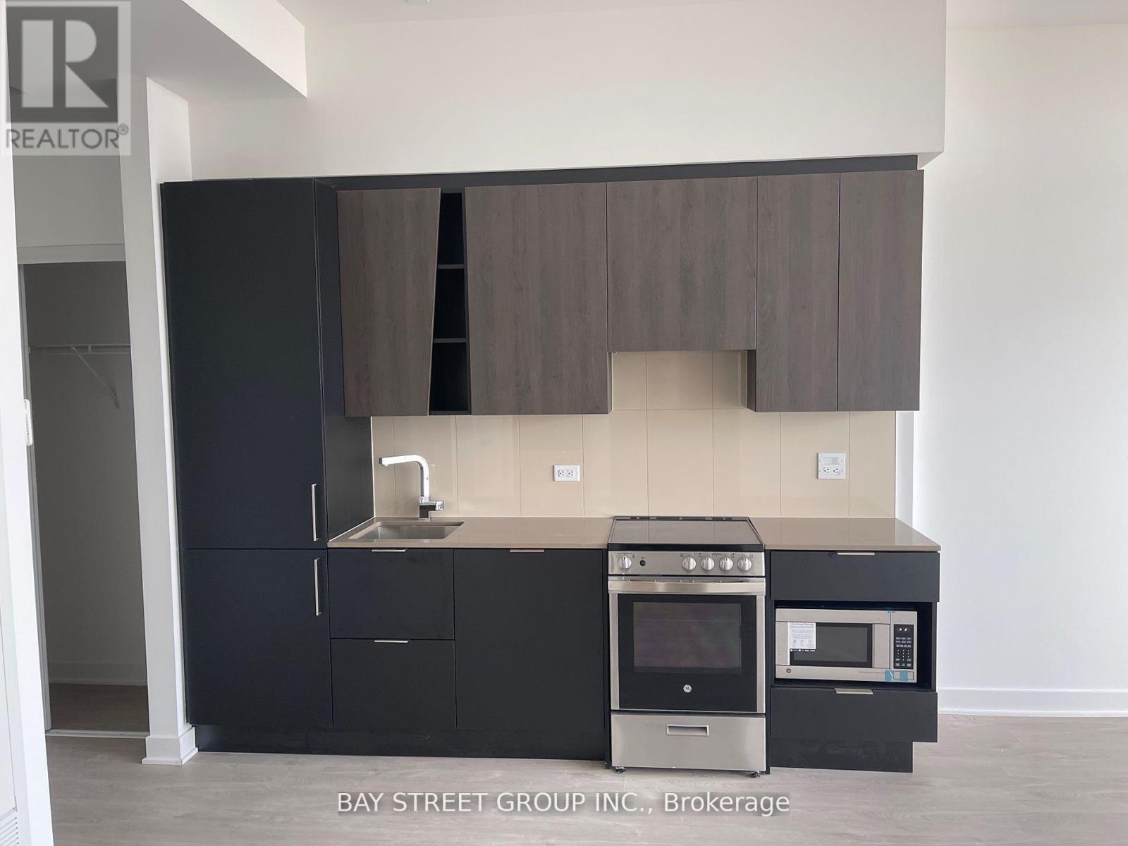 4808 - 3900 Confederation Parkway, Mississauga, Ontario  L5B 0M3 - Photo 4 - W12417082