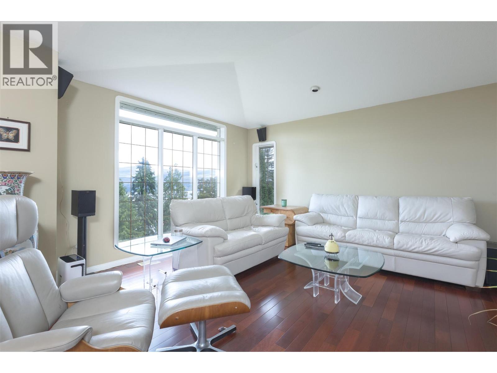 1201 Trevor Drive West Kelowna Photo 3