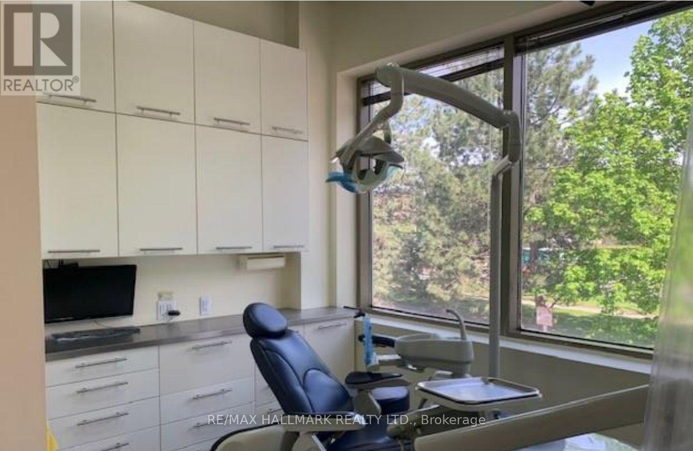 206 - 250 Harding Boulevard W, Richmond Hill, Ontario  L4C 9M7 - Photo 6 - N12417085