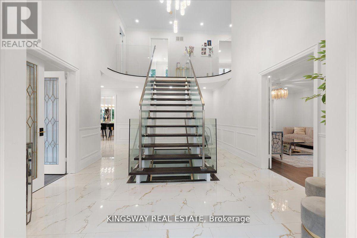 265 Wycliffe Avenue, Vaughan, Ontario  L4L 3N7 - Photo 2 - N12417105