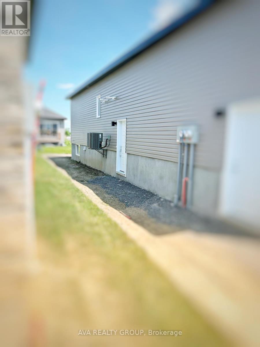 B - 531 Chambord Street, Alfred And Plantagenet, Ontario  K0A 3K0 - Photo 2 - X12417115