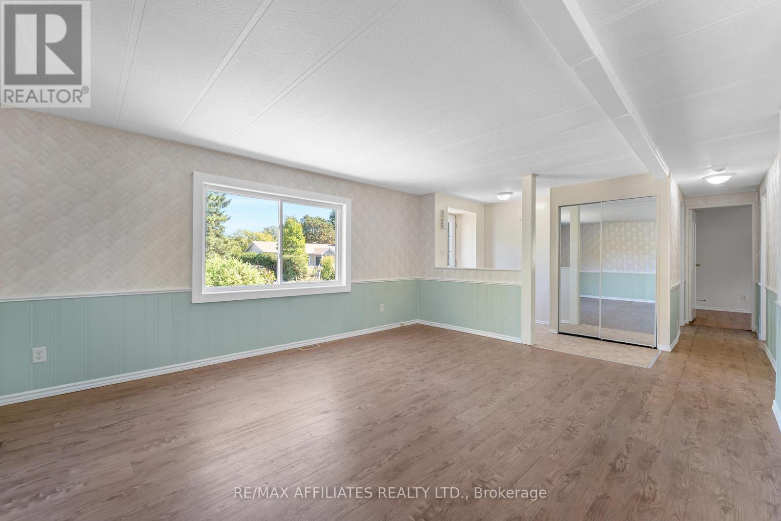 5 Fringewood Drive, Ottawa, Ontario  K2S 1T1 - Photo 10 - X12417136