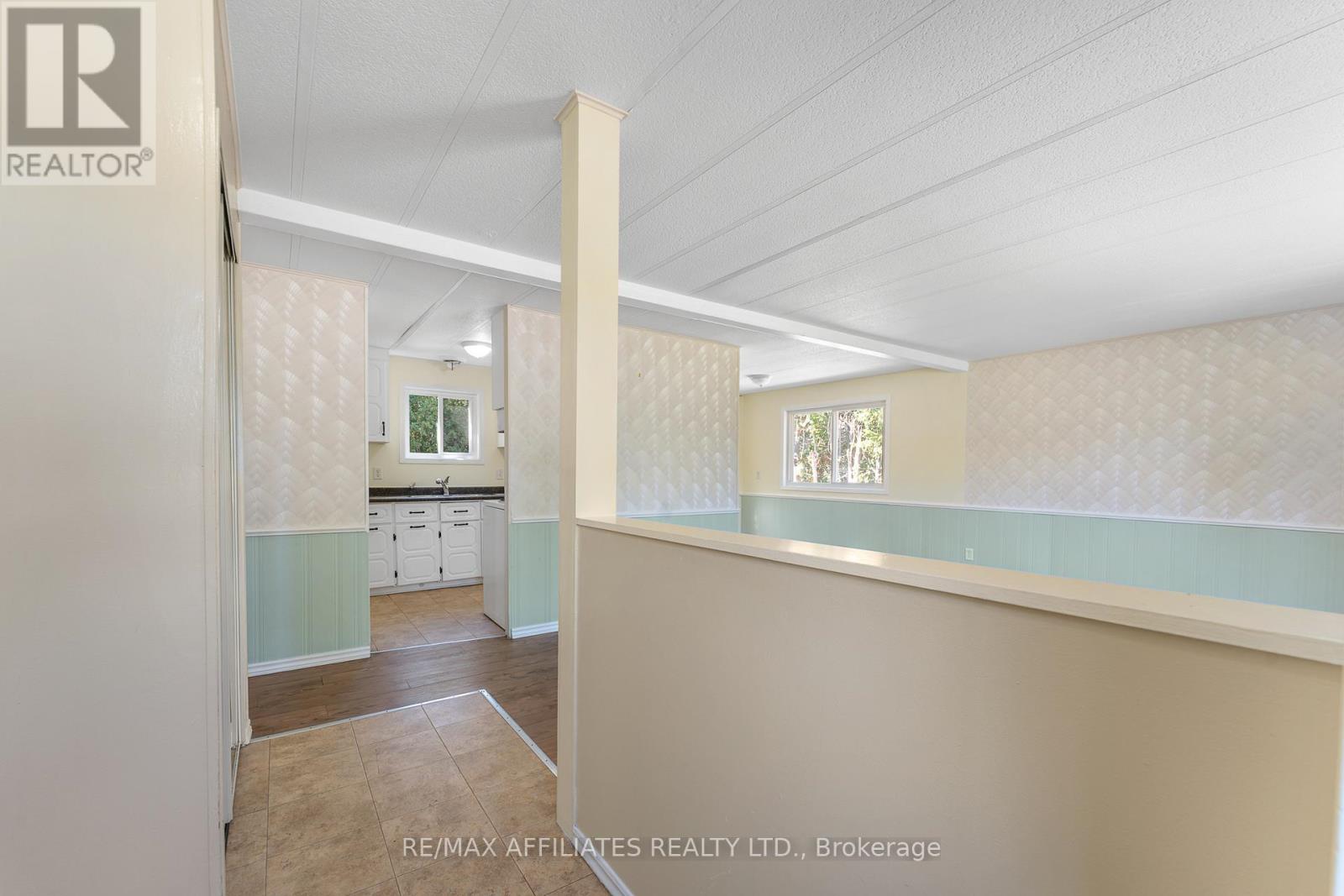 5 Fringewood Drive, Ottawa, Ontario  K2S 1T1 - Photo 7 - X12417136