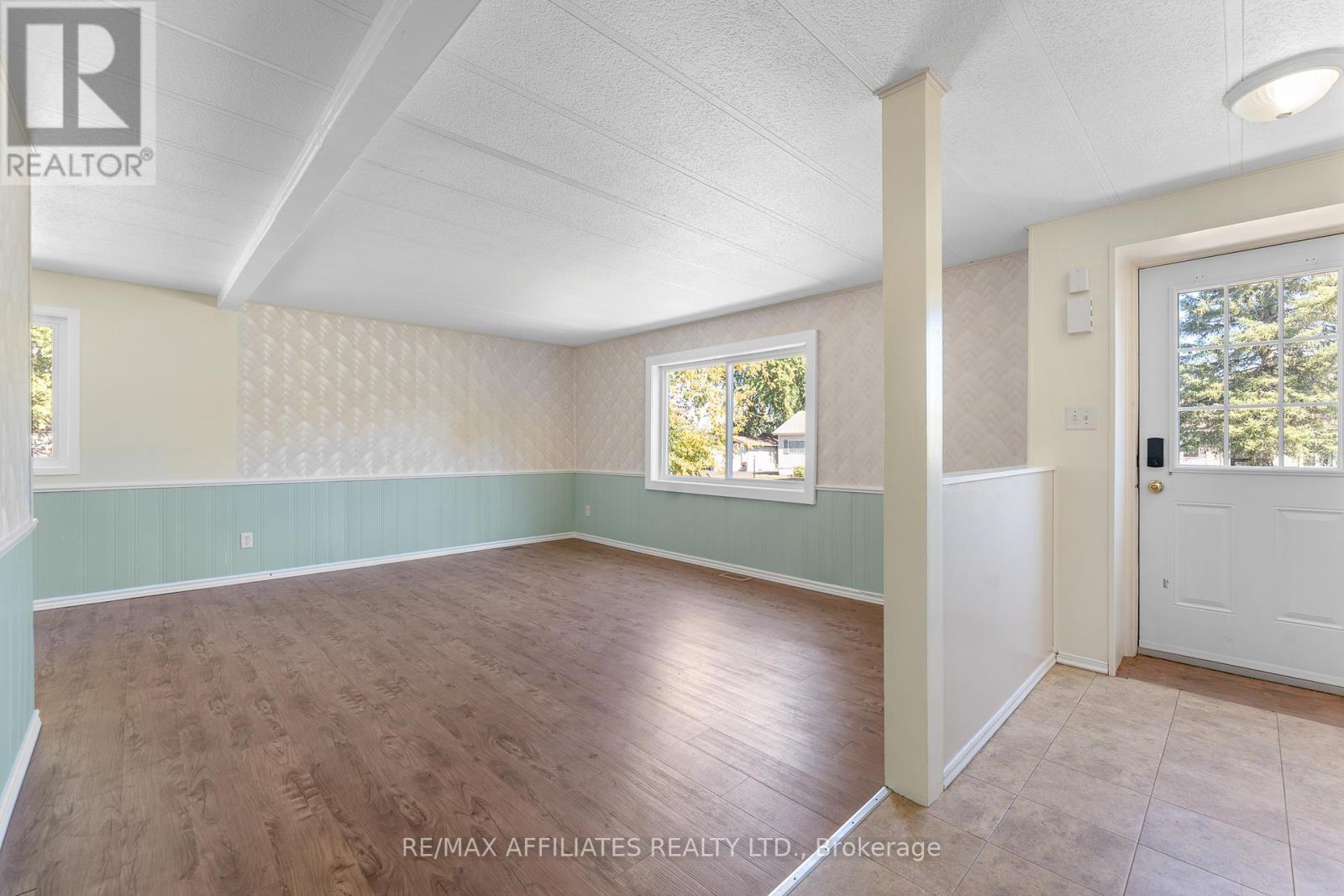 5 Fringewood Drive, Ottawa, Ontario  K2S 1T1 - Photo 8 - X12417136