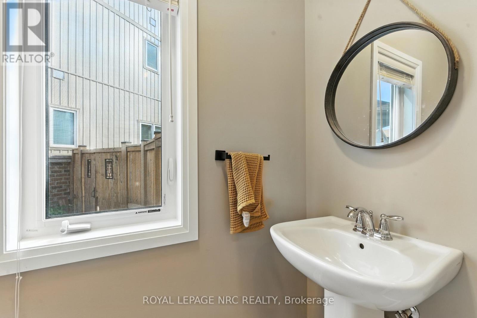 4027 Cachet Court, Lincoln, Ontario  L0R 1B4 - Photo 4 - X12417153