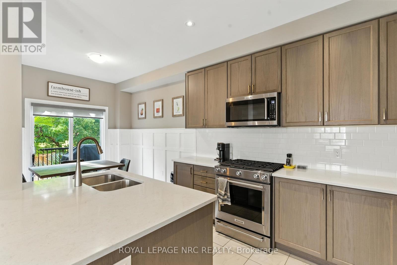 4027 Cachet Court, Lincoln, Ontario  L0R 1B4 - Photo 9 - X12417153