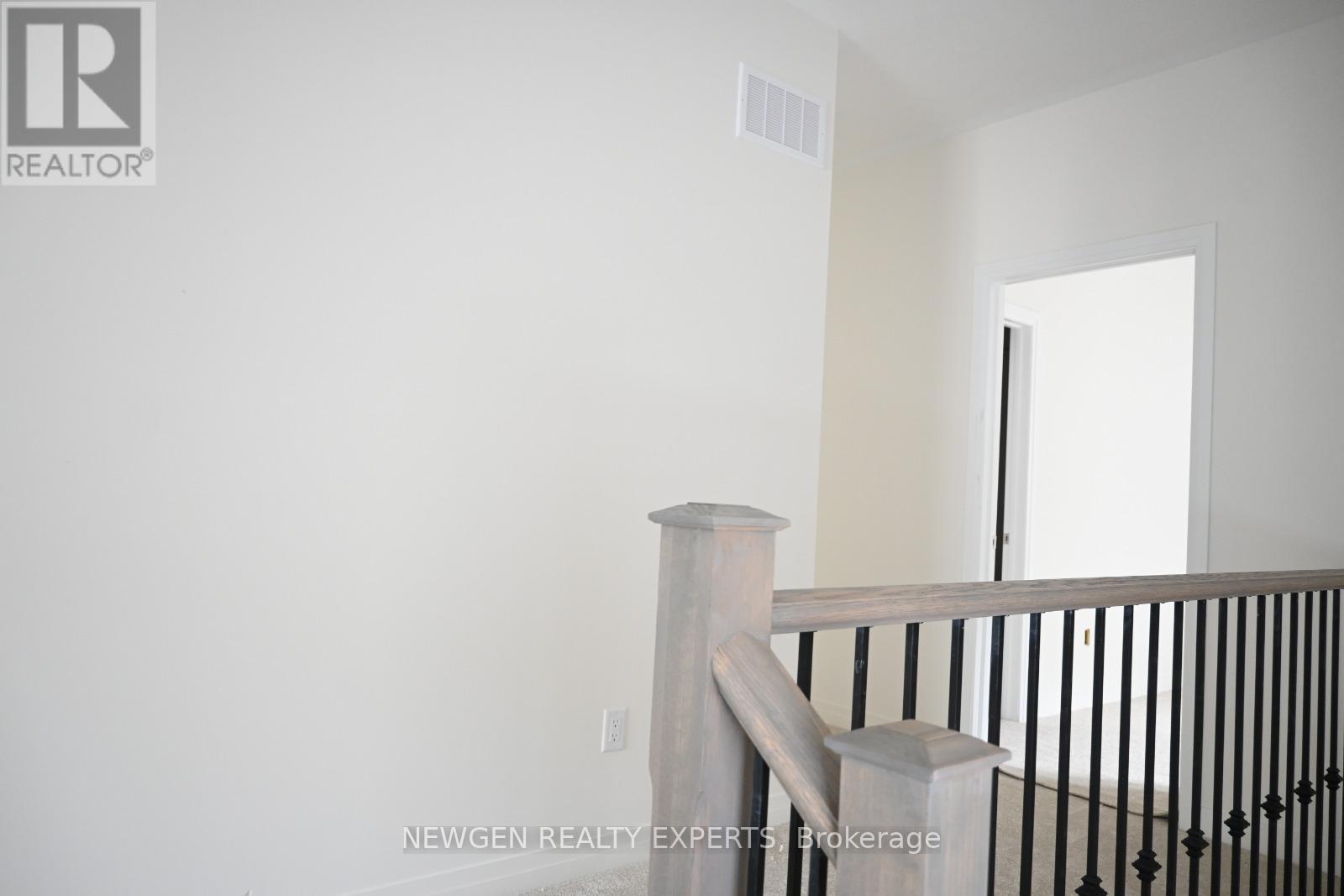 8 Mckernan Avenue, Brantford, Ontario  N3R 1J2 - Photo 5 - X12142812